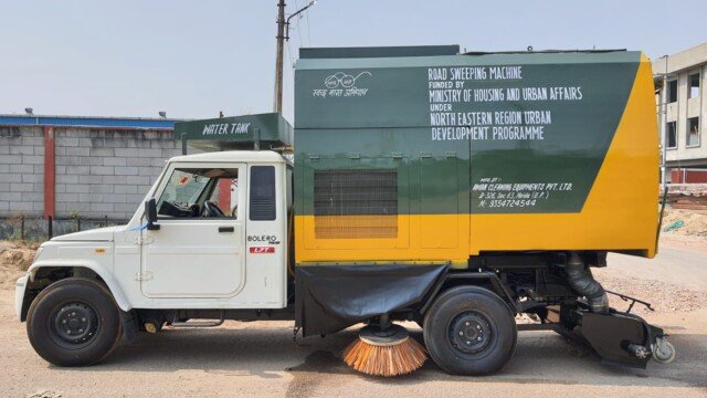 Road Sweeping Machine