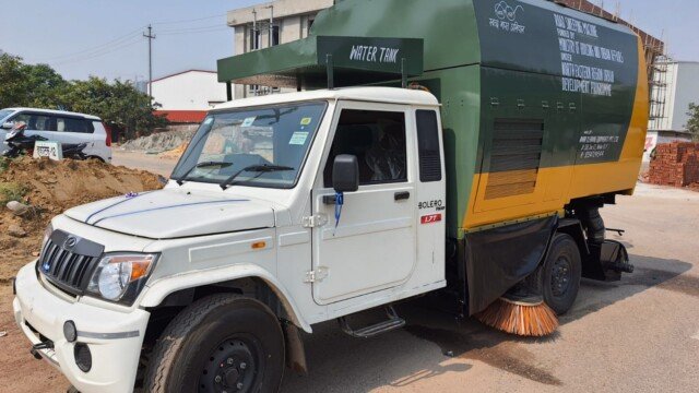 Road Sweeping Machine