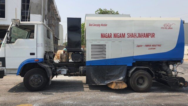 Truck Mounted Road Sweeper Machine